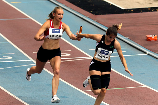 17_07_02_JunGala_4x100m