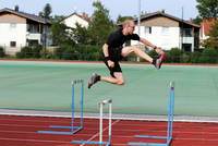 Hürden und Weitsprungtraining