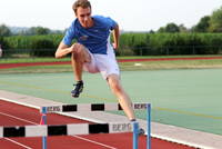 Hürden und Weitsprungtraining